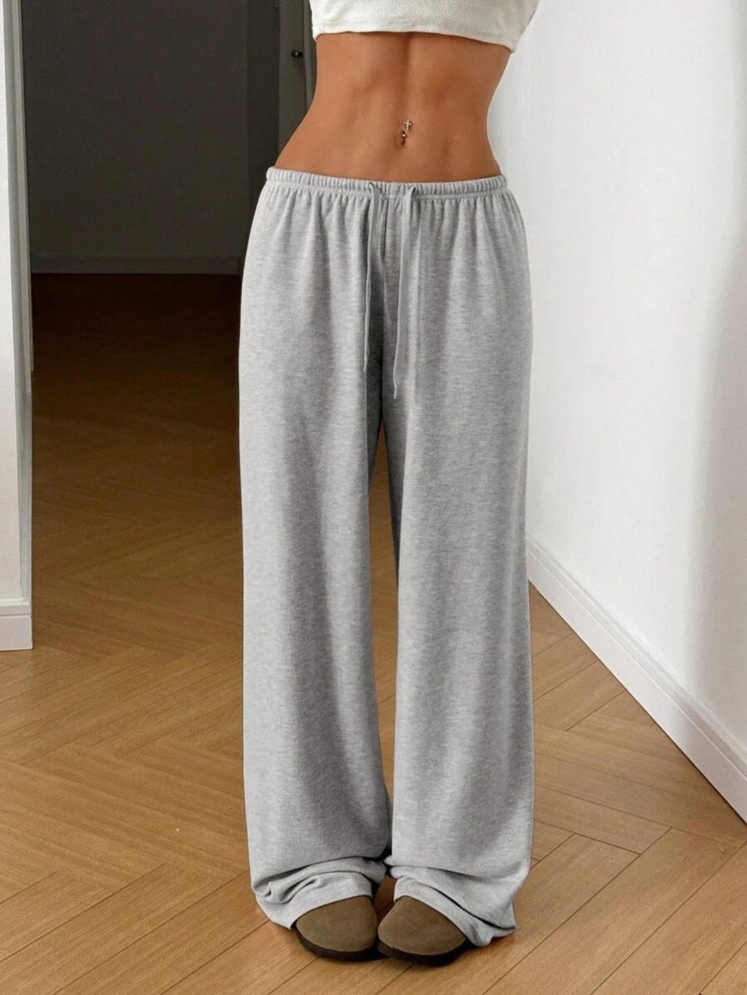 QOVELA - Casual Adjustable String Wide Leg Pants" на български е: "QOVELA - Casual Регулируеми Панталони с Широки Крака