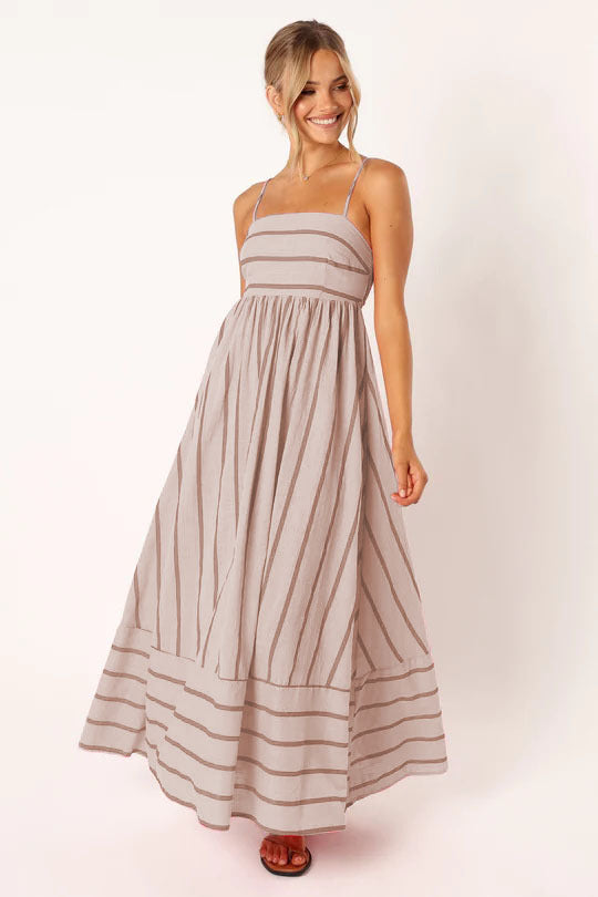 РОЗИ - Свободна лятна макси рокля с тънки презрамки